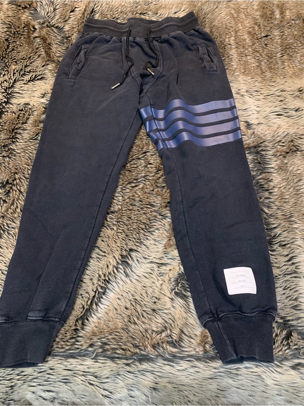 Thom Browne CLASSIC LOOPBACK 4-BAR SWEATPANTS
- Navy Size 3 (34)